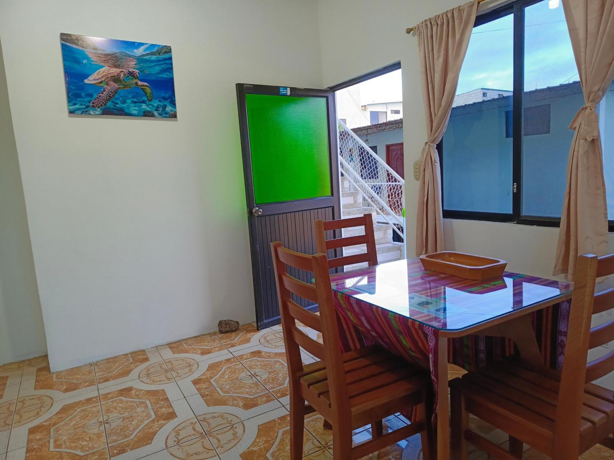Teresita'S House Suites Con Cocina Privada Puerto Baquerizo Moreno Exterior photo
